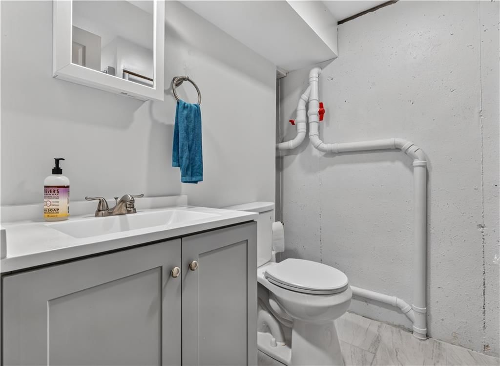 Photo 21 of 26 - 22195 Dunn Drive, Spring Hill, KS 66083