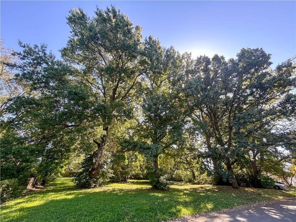 1509 S Pleasant Street, Independence, MO: listing photo 3