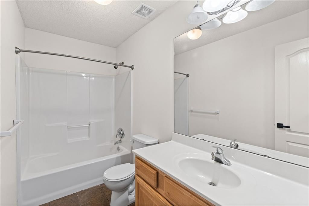 Photo 16 of 23 - 15928 W 91st Terrace, Lenexa, KS 66219