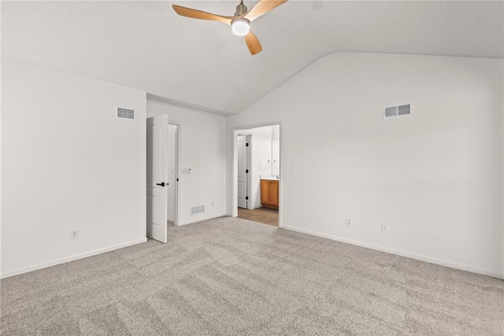 Photo 12 of 23 - 15928 W 91st Terrace, Lenexa, KS 66219