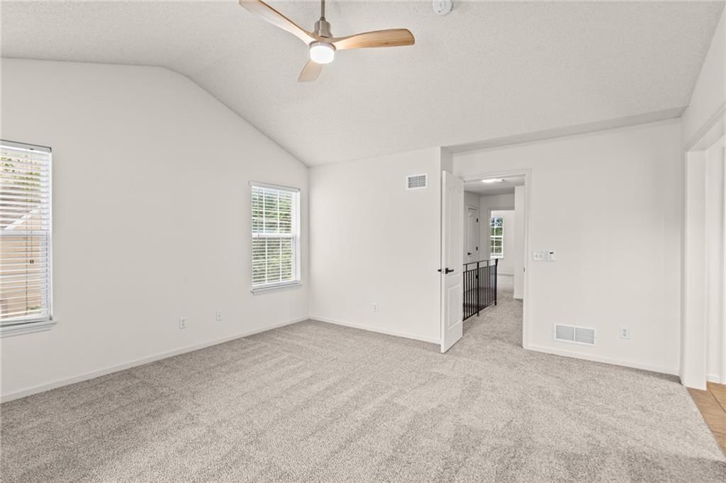 Photo 11 of 23 - 15928 W 91st Terrace, Lenexa, KS 66219