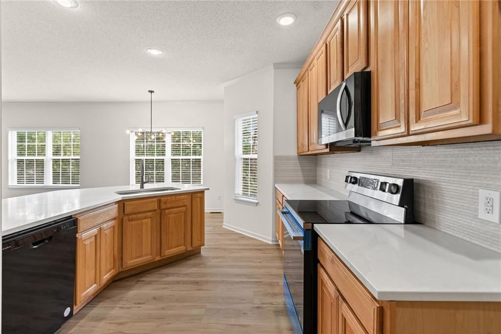 Photo 7 of 23 - 15928 W 91st Terrace, Lenexa, KS 66219
