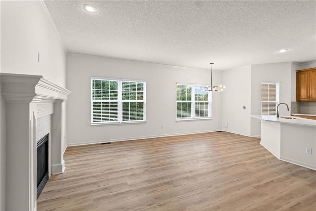 15928 W 91st Terrace, Lenexa, KS: listing photo 2