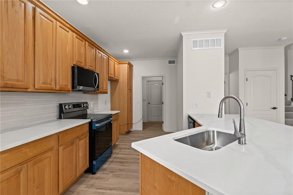 Photo 6 of 23 - 15928 W 91st Terrace, Lenexa, KS 66219