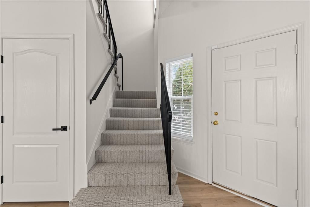 Photo 8 of 23 - 15928 W 91st Terrace, Lenexa, KS 66219