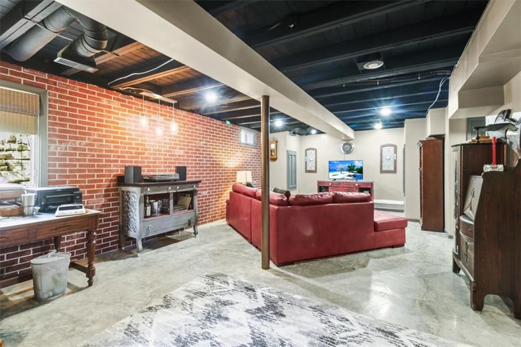 Photo 22 of 30 - 1608 Smith Street, Blue Springs, MO 64015