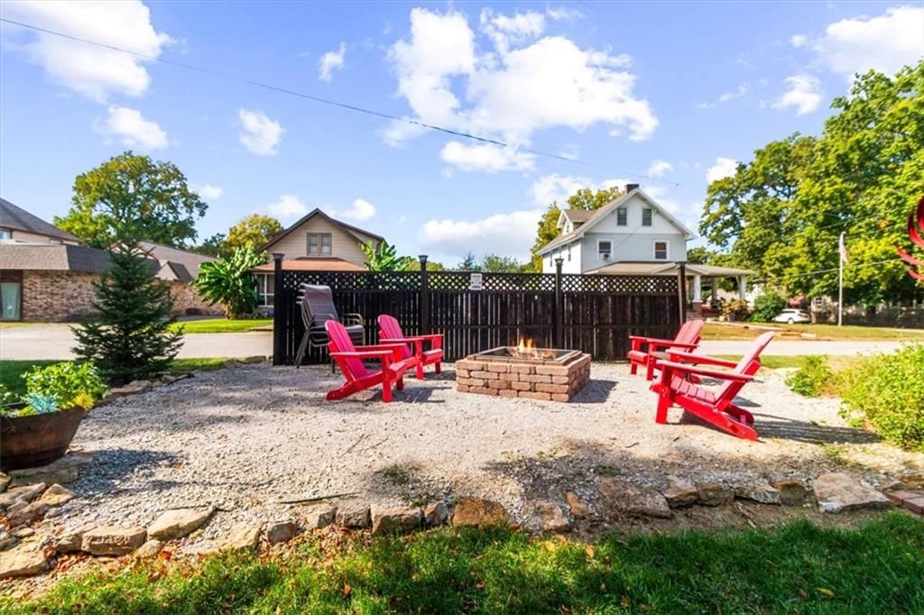 Photo 27 of 30 - 1608 Smith Street, Blue Springs, MO 64015
