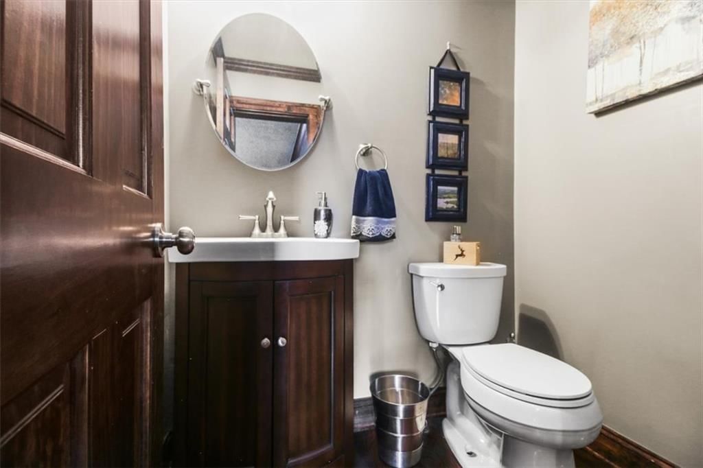 Photo 12 of 30 - 1608 Smith Street, Blue Springs, MO 64015