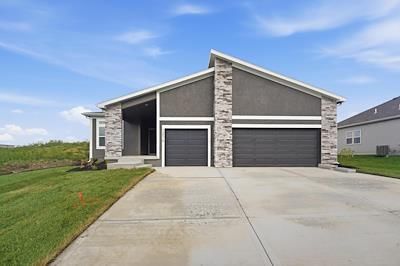 1600 SW 9th Street, Oak Grove, MO