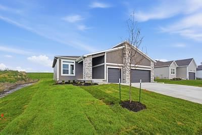 1600 SW 9th Street, Oak Grove, MO: listing photo 2
