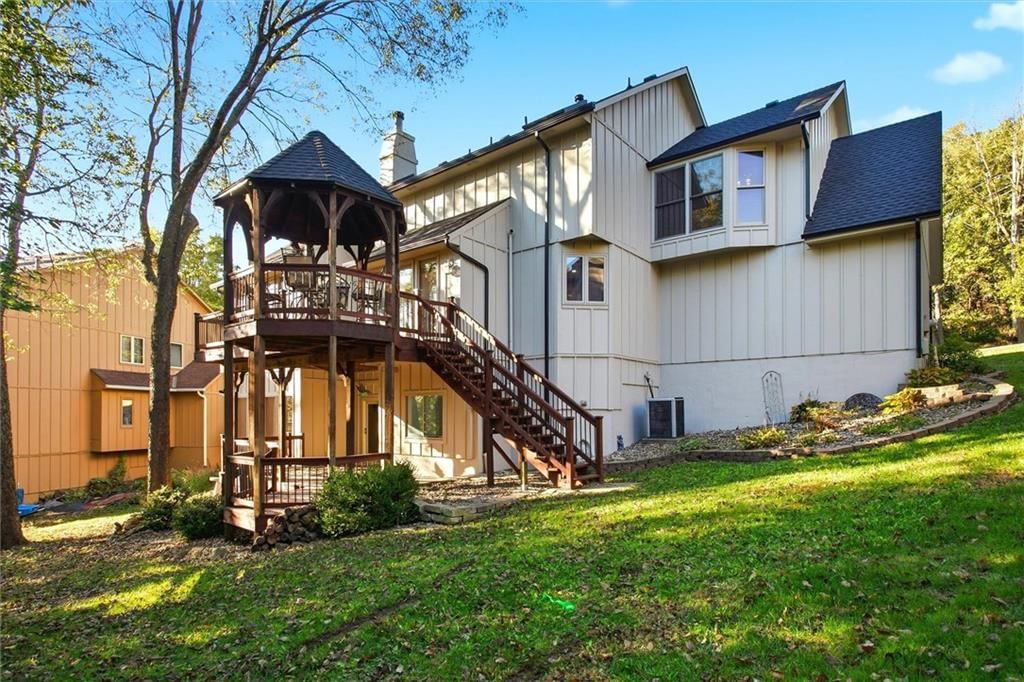 14608 W 56th Terrace, Shawnee, KS: listing photo 3