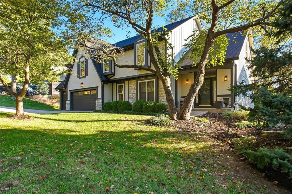14608 W 56th Terrace, Shawnee, KS: listing photo 2