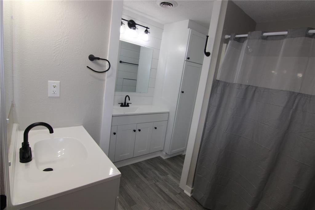 Photo 13 of 16 - 5638 Miami Avenue, Kansas City, KS 66106