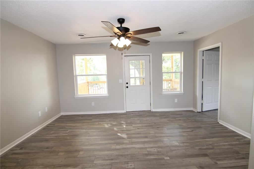 Photo 5 of 16 - 5638 Miami Avenue, Kansas City, KS 66106
