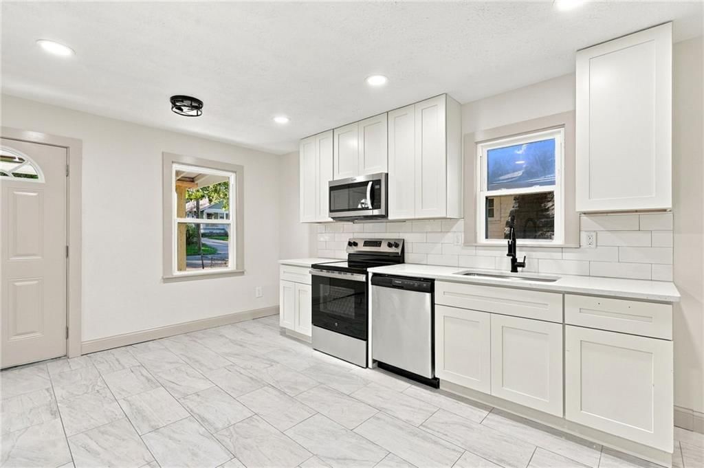 Photo 5 of 22 - 4411 Springfield Street, Kansas City, KS 66103