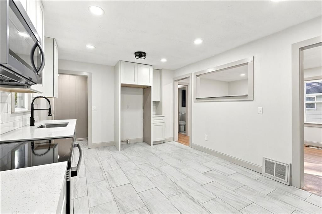 Photo 6 of 22 - 4411 Springfield Street, Kansas City, KS 66103