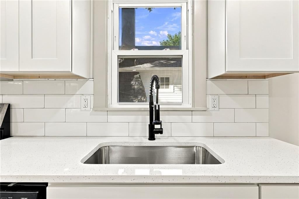 Photo 8 of 22 - 4411 Springfield Street, Kansas City, KS 66103