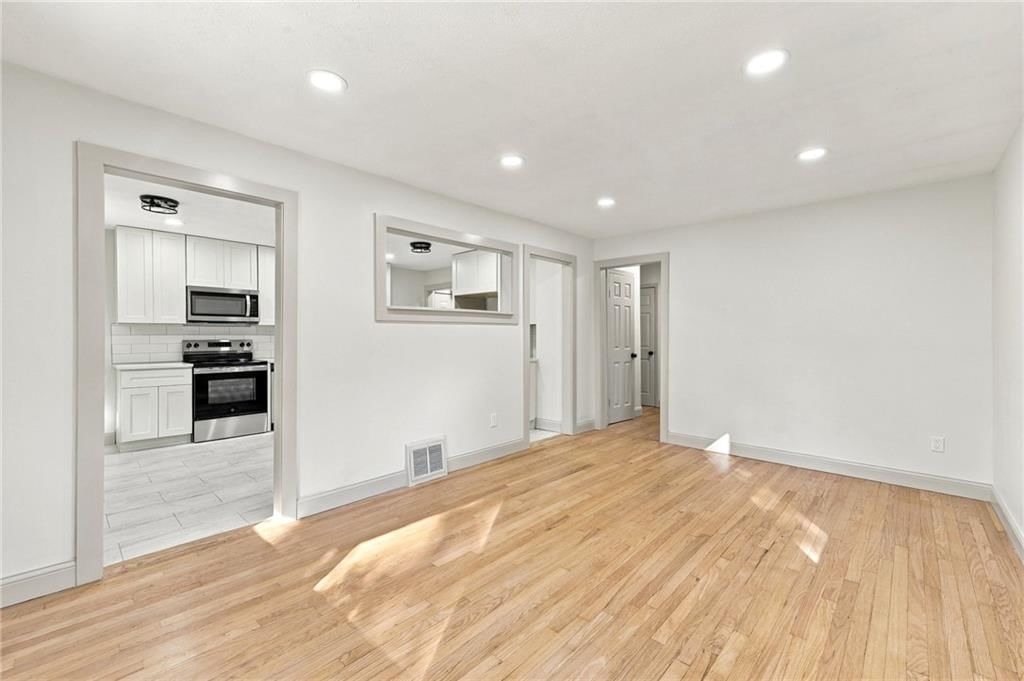 Photo 12 of 22 - 4411 Springfield Street, Kansas City, KS 66103