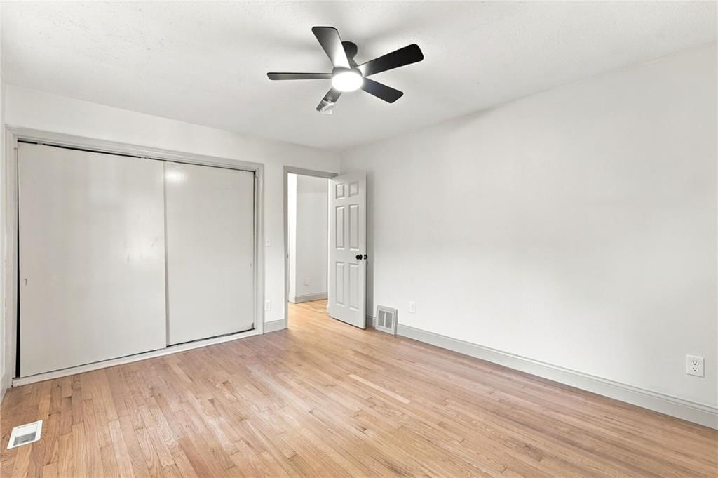 Photo 15 of 22 - 4411 Springfield Street, Kansas City, KS 66103