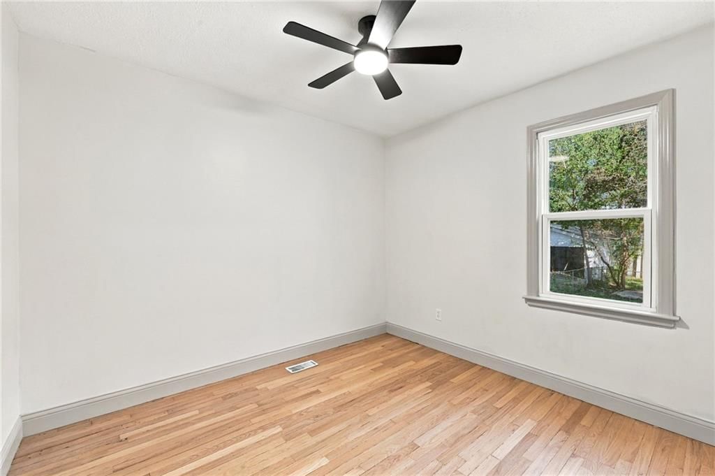 Photo 16 of 22 - 4411 Springfield Street, Kansas City, KS 66103