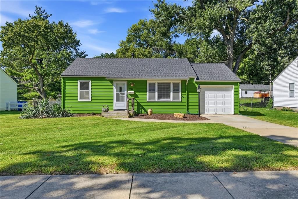7728 Newton Street, Overland Park, KS