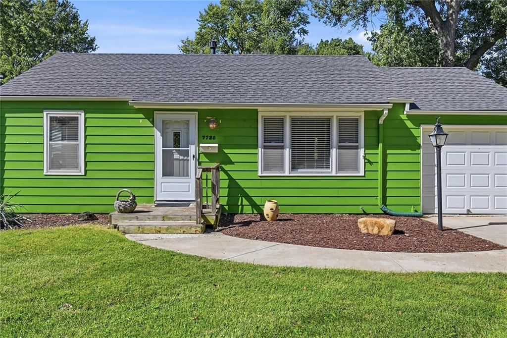 7728 Newton Street, Overland Park, KS: listing photo 3
