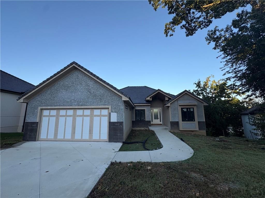 121 Teton Ridge, Lake Winnebago, MO