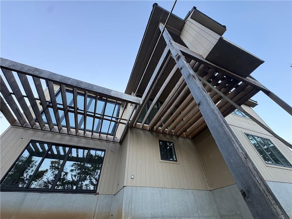 Pergola at 121 Teton Ridge, Lake Winnebago, MO 64034