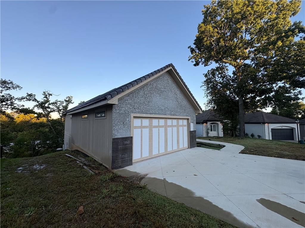 Photo 5 of 24 - 121 Teton Ridge, Lake Winnebago, MO 64034