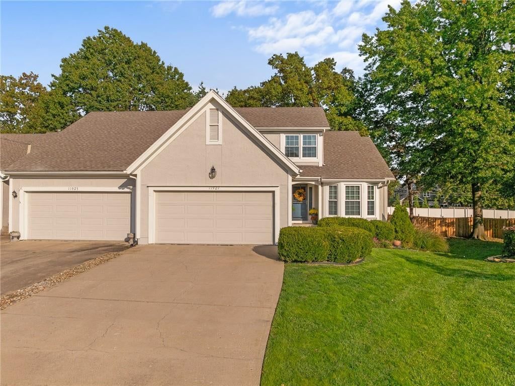 11927 Slater Street, Overland Park, KS: listing photo 2