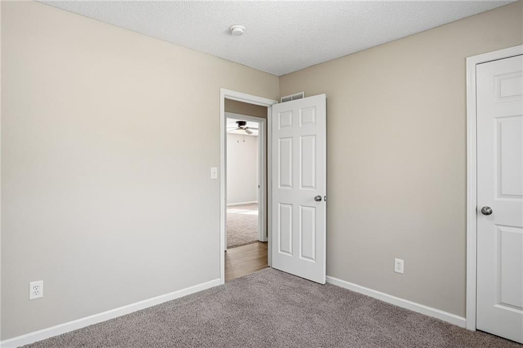 Photo 12 of 30 - 913 Susquehanna Ridge, Independence, MO 64056