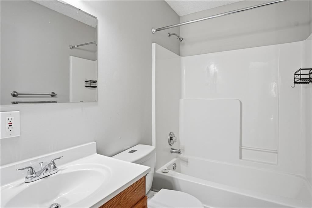 Photo 23 of 30 - 913 Susquehanna Ridge, Independence, MO 64056