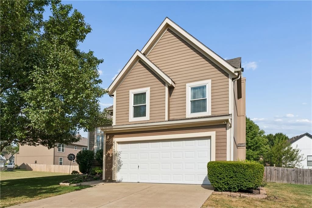 15785 S Locust Street, Olathe, KS