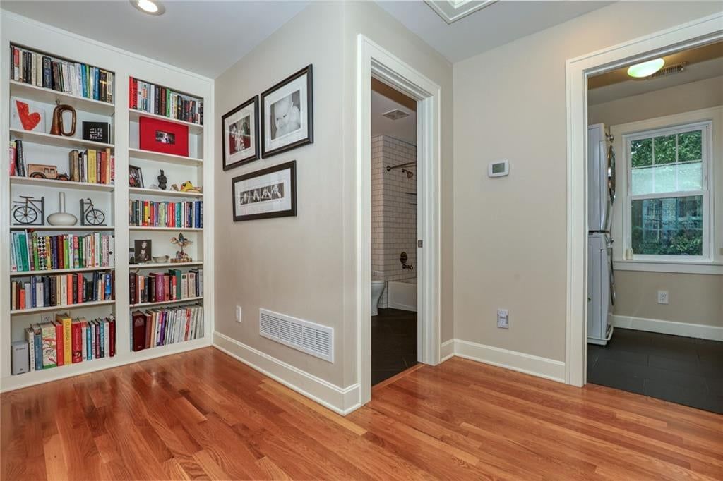 Photo 18 of 34 - 1600 W 51st Street, Kansas City, MO 64112