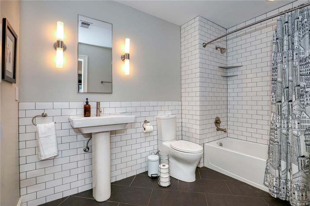 Photo 29 of 34 - 1600 W 51st Street, Kansas City, MO 64112