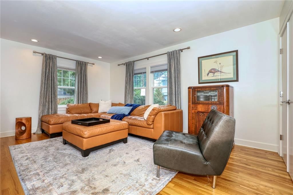 Photo 13 of 34 - 1600 W 51st Street, Kansas City, MO 64112