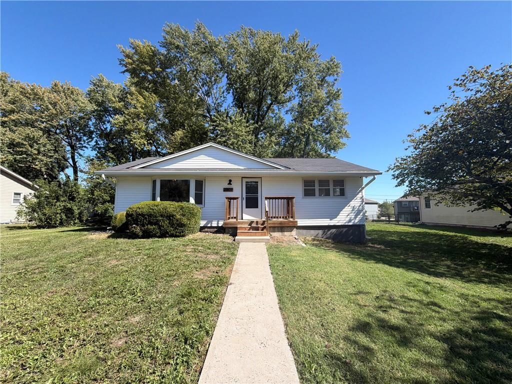 21809 S Peculiar Drive, Peculiar, MO