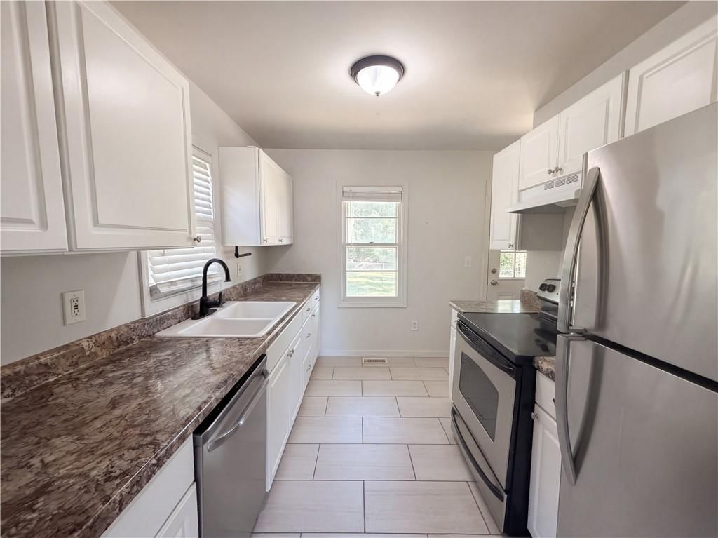 21809 S Peculiar Drive, Peculiar, MO: listing photo 2