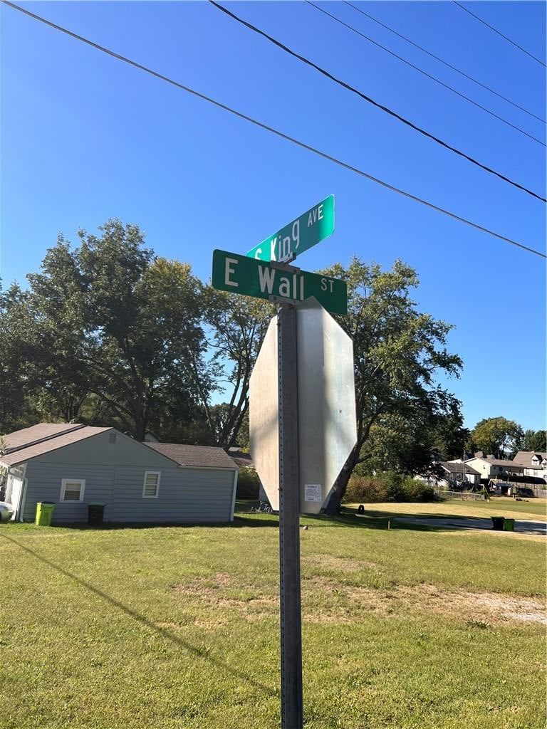 King Street, Harrisonville, MO: listing photo 3