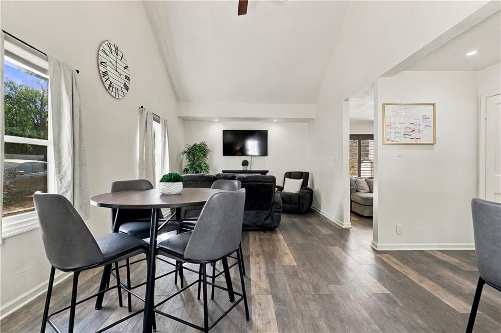 Photo 7 of 33 - 9604 E 69th Street, Raytown, MO 64133