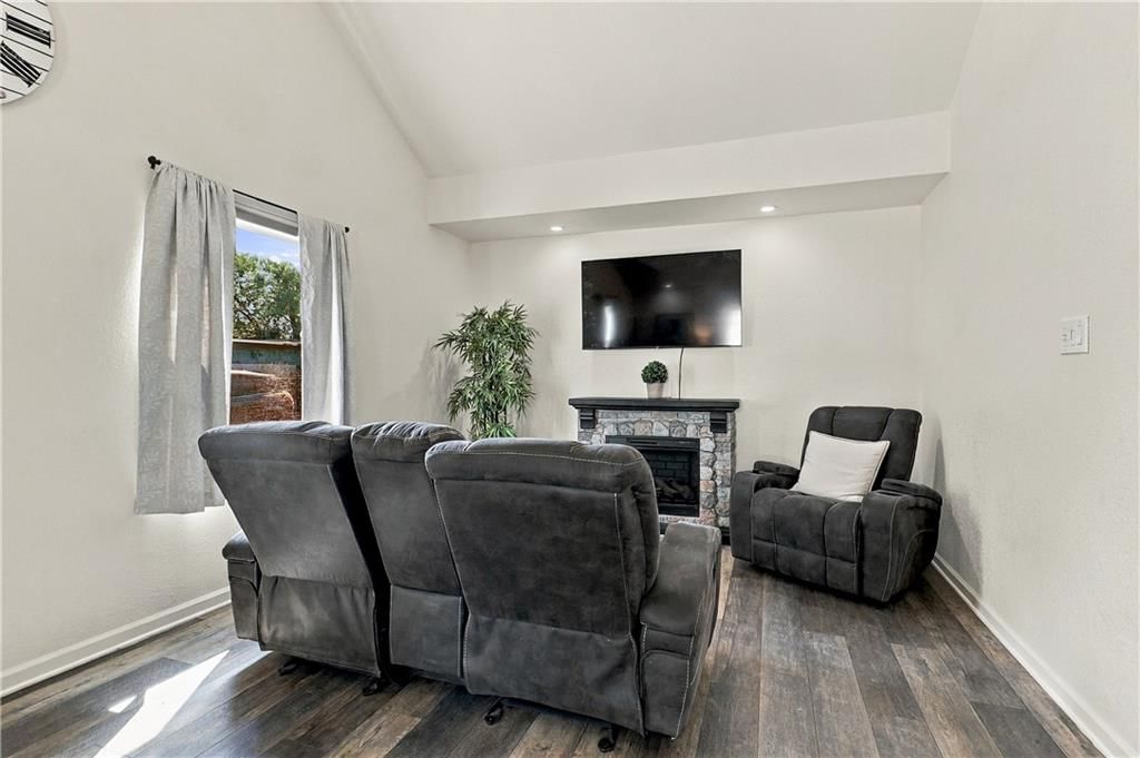 Photo 20 of 33 - 9604 E 69th Street, Raytown, MO 64133