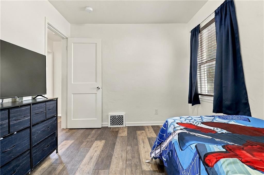 Photo 25 of 33 - 9604 E 69th Street, Raytown, MO 64133