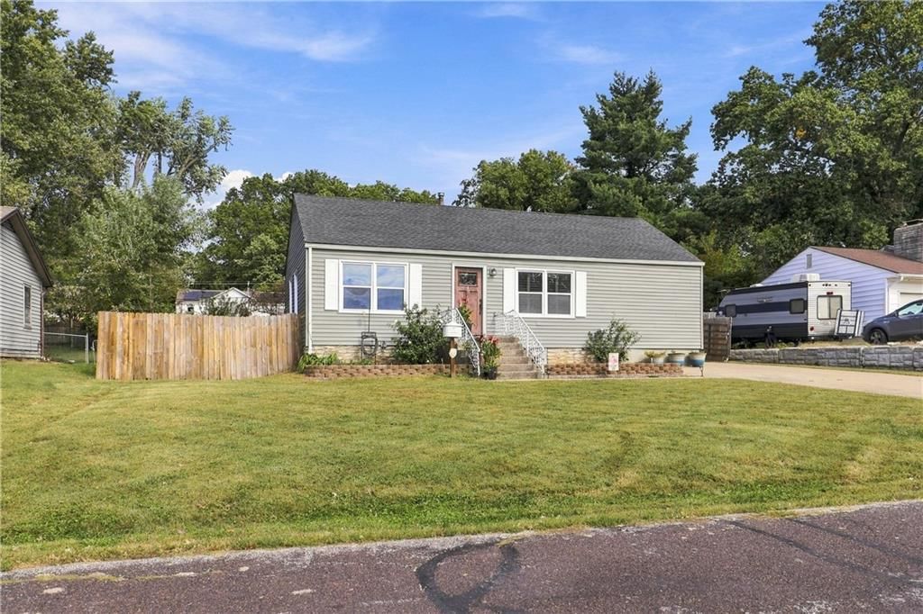 Photo 30 of 33 - 9604 E 69th Street, Raytown, MO 64133