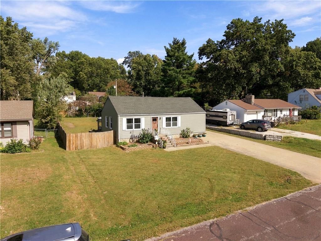 Photo 31 of 33 - 9604 E 69th Street, Raytown, MO 64133