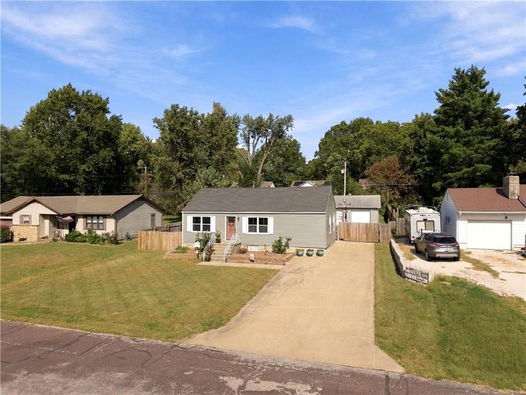 Photo 32 of 33 - 9604 E 69th Street, Raytown, MO 64133