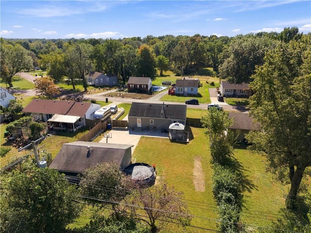 Photo 33 of 33 - 9604 E 69th Street, Raytown, MO 64133