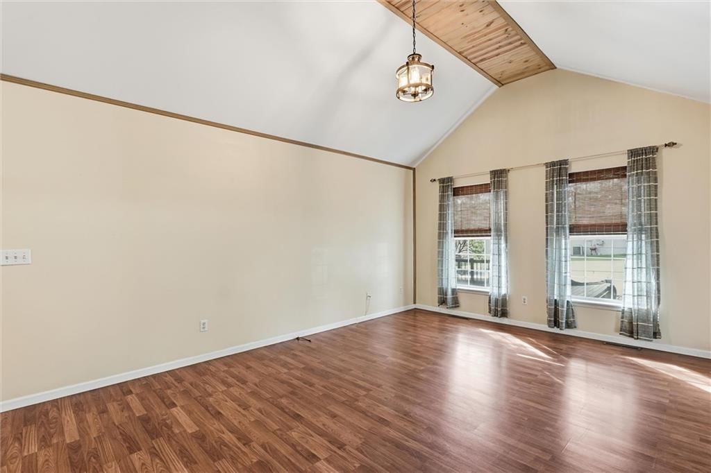 Photo 5 of 43 - 1302 Deena Street, Pleasant Hill, MO 64080