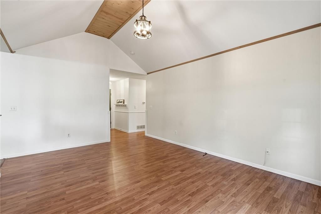 Photo 7 of 43 - 1302 Deena Street, Pleasant Hill, MO 64080