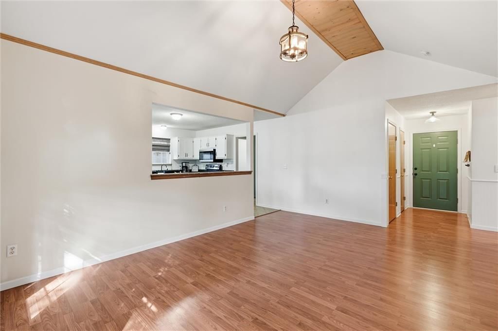 Photo 8 of 43 - 1302 Deena Street, Pleasant Hill, MO 64080