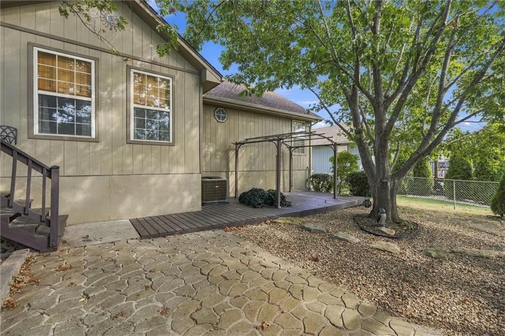 Photo 33 of 43 - 1302 Deena Street, Pleasant Hill, MO 64080